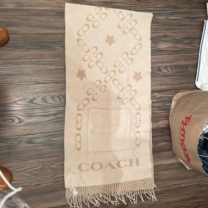 Coach reversible Scarf 🤍